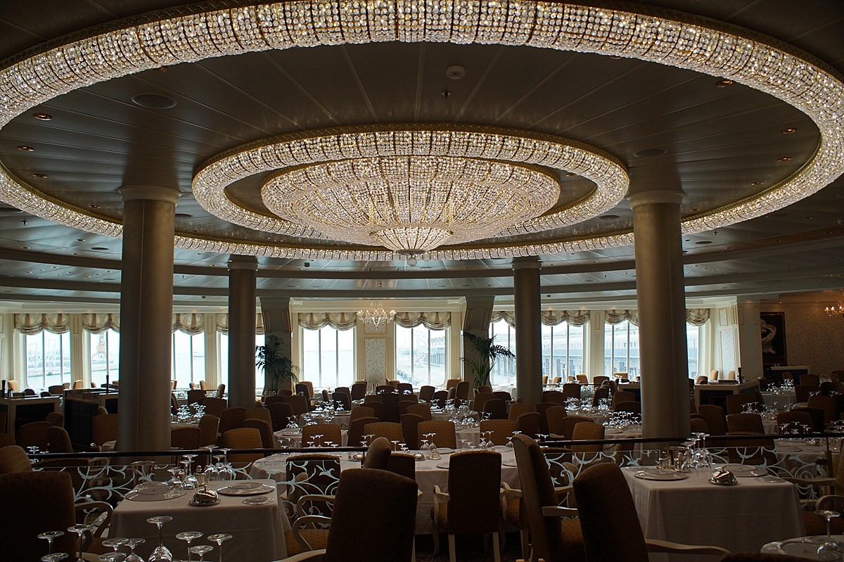 Blick in den Grand Dining Room der Oceania Riviera