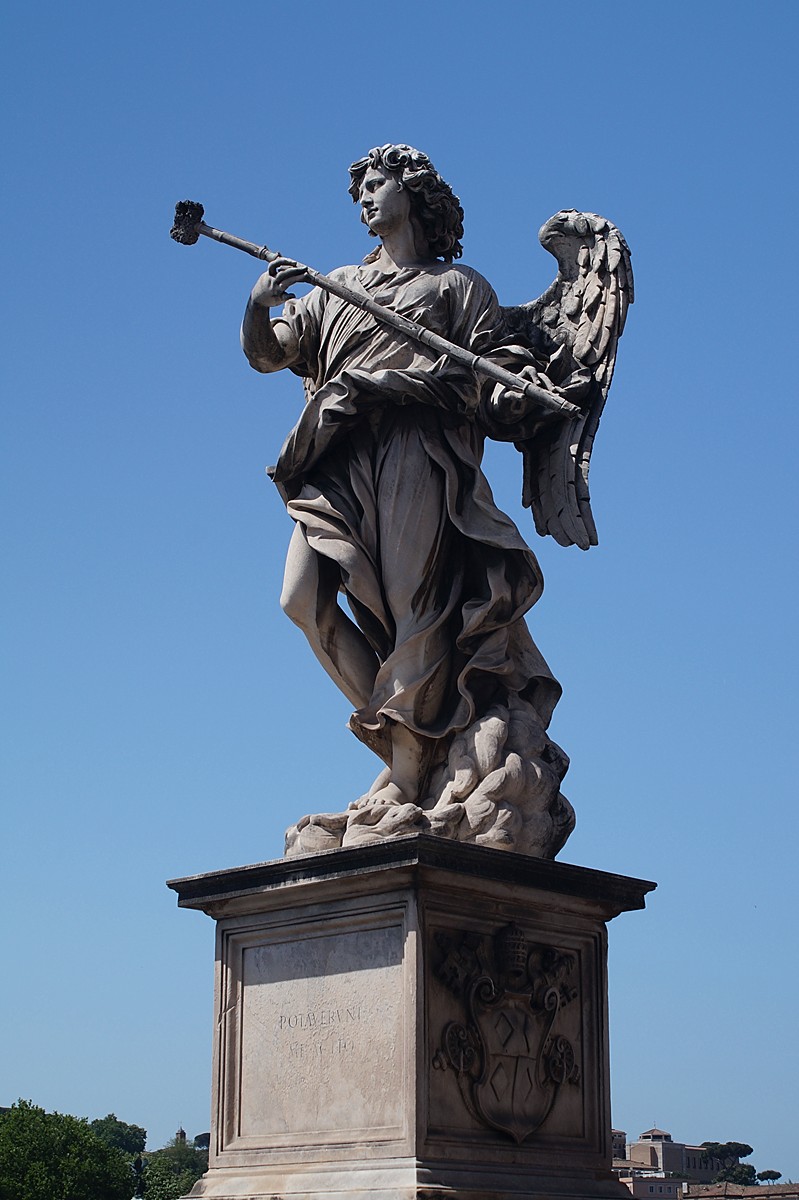 Rom auf eigene Faust - Figur auf der Engelsbrücke