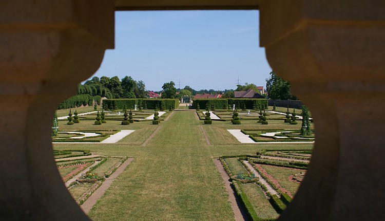 Blick in den unteren Garten des Schlosses