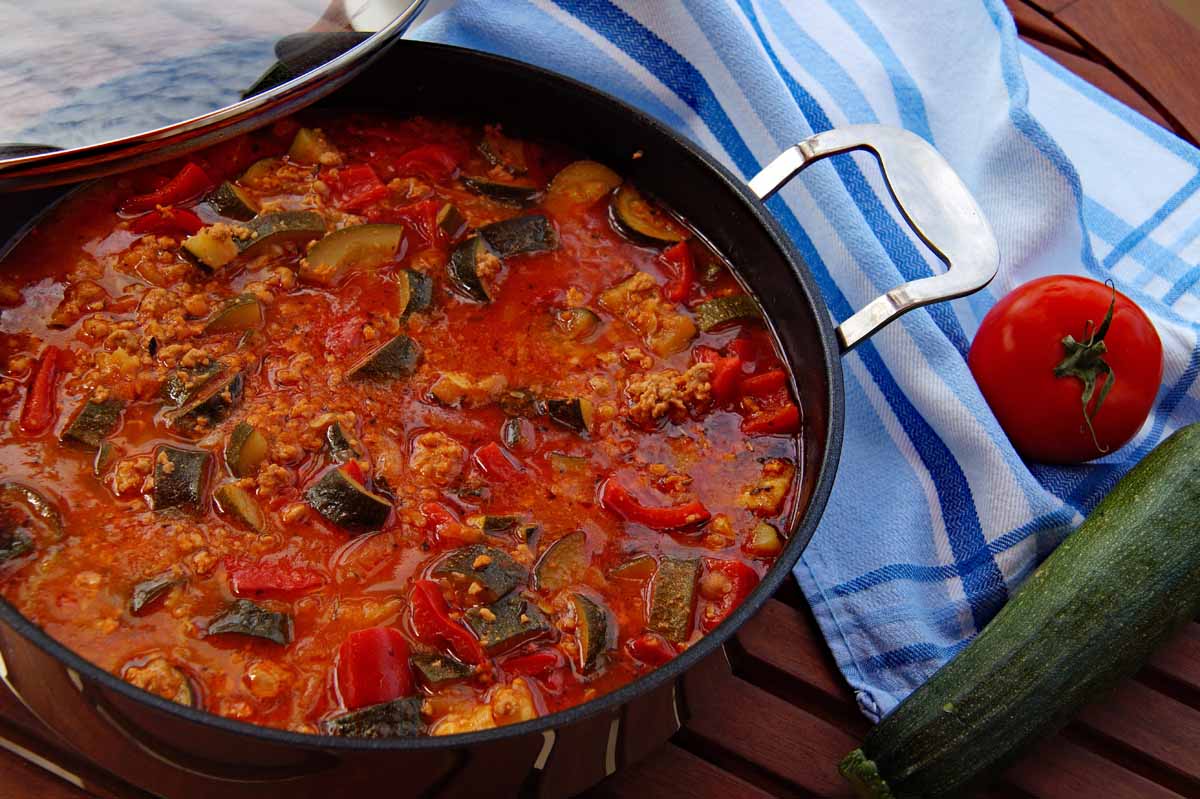 Schnelle Zucchini-Pfanne mit Hackfleisch