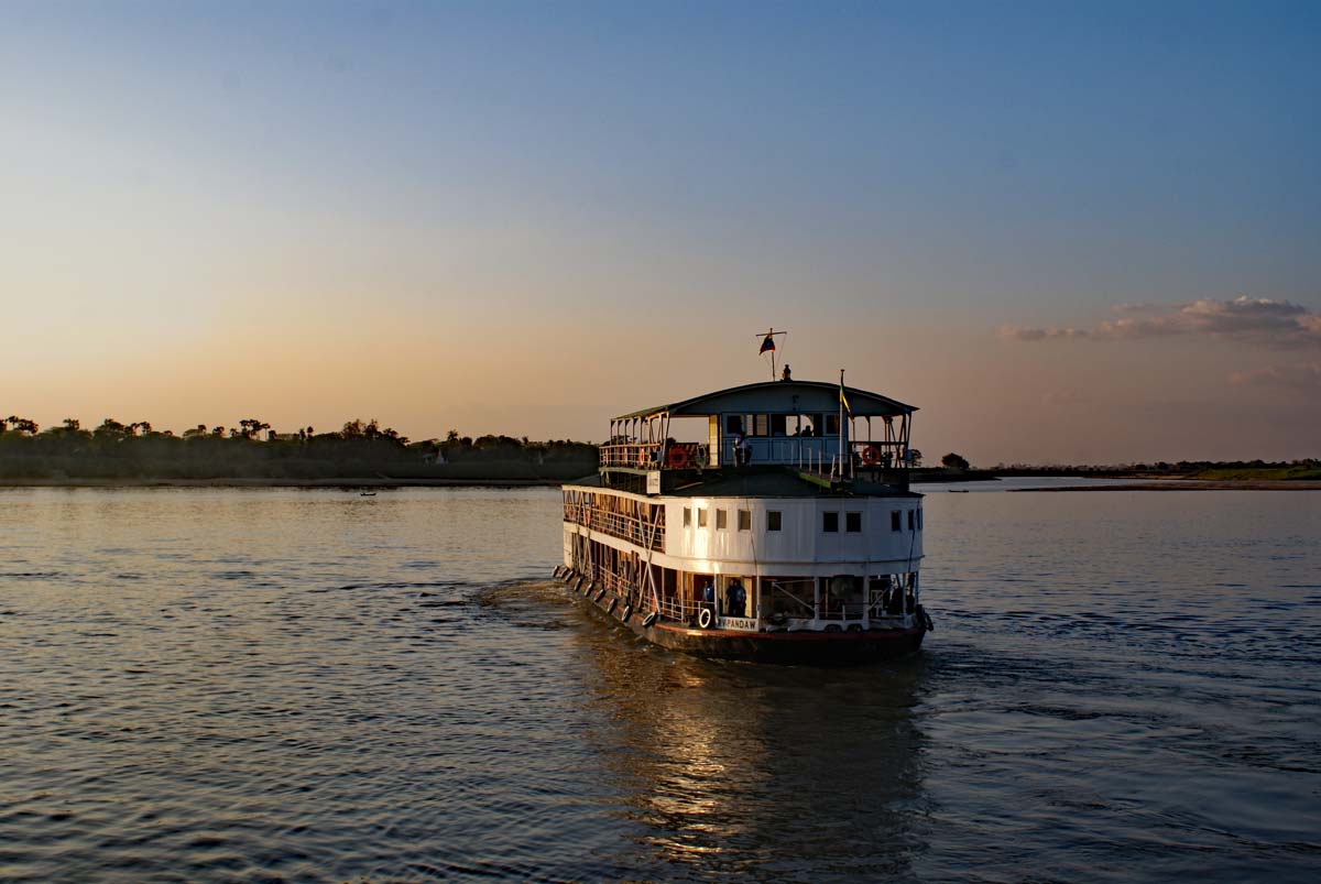 Myanmar Irrawaddy Mandalay nach Bagan