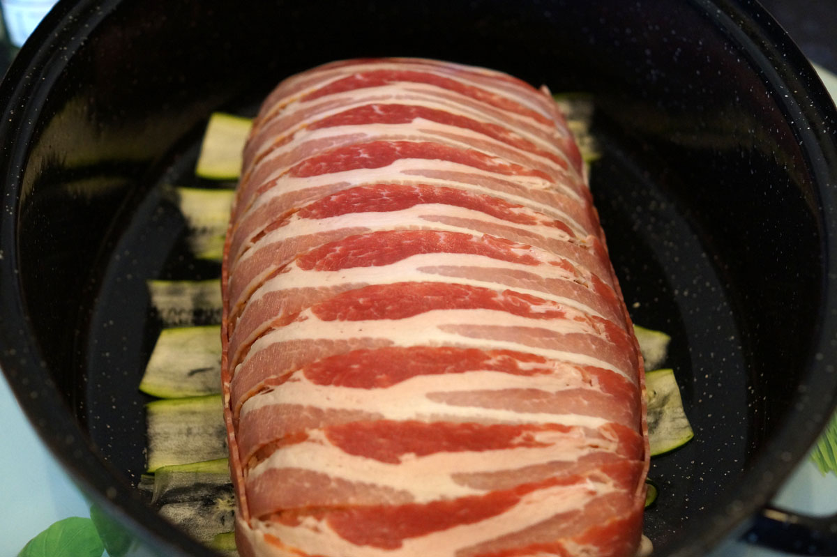 Hackbraten im Backofen Speckmantel