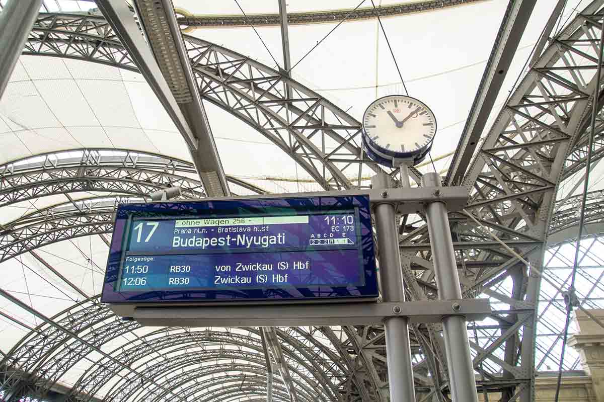 Mit dem Zug nach Prag