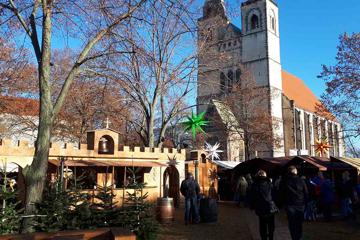 historischer Weihnachtsmarkt Magdeburg