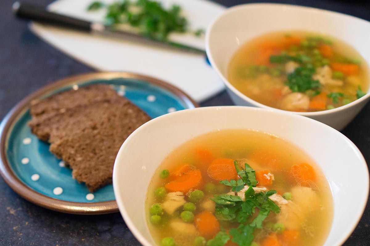 Omas Hühnersuppe Hausmittel gegen Erkältung