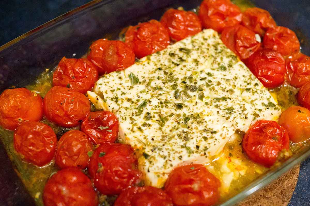 Baked Feta Pasta – genial &amp; einfach aus wenigen Zutaten