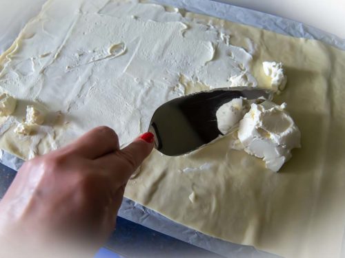 Flammkuchen mit Spargel und Schinken