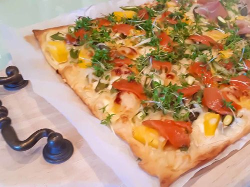 Flammkuchen mit Lachs